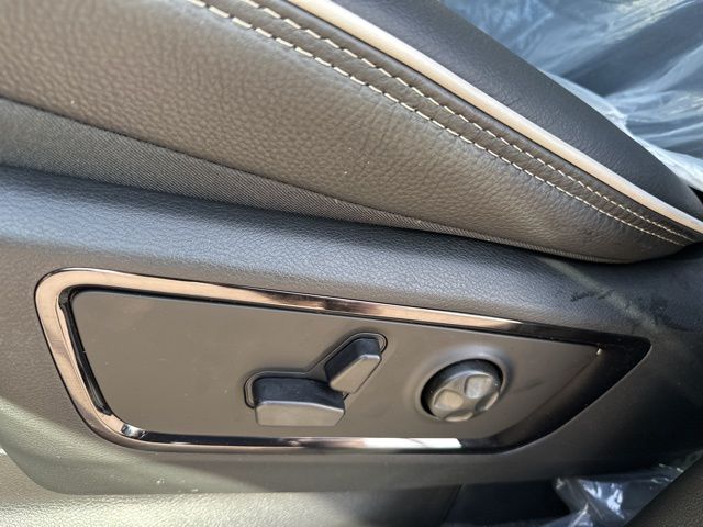 Thumbnail: 2026 RAM 1500 - 9