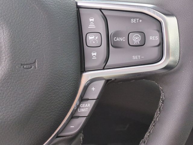 Thumbnail: 2026 RAM 1500 - 32