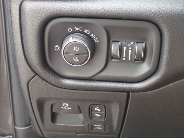 Thumbnail: 2026 RAM 1500 - 33