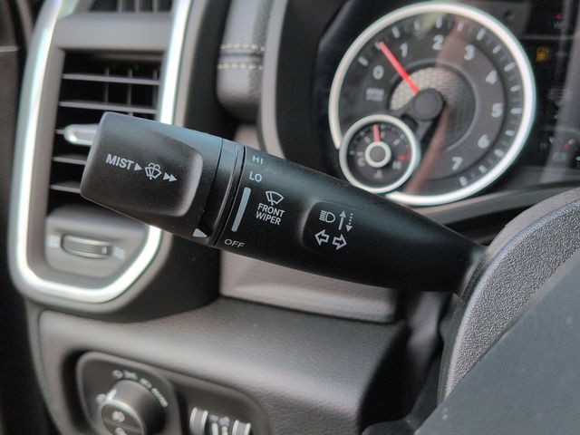 Thumbnail: 2026 RAM 1500 - 32