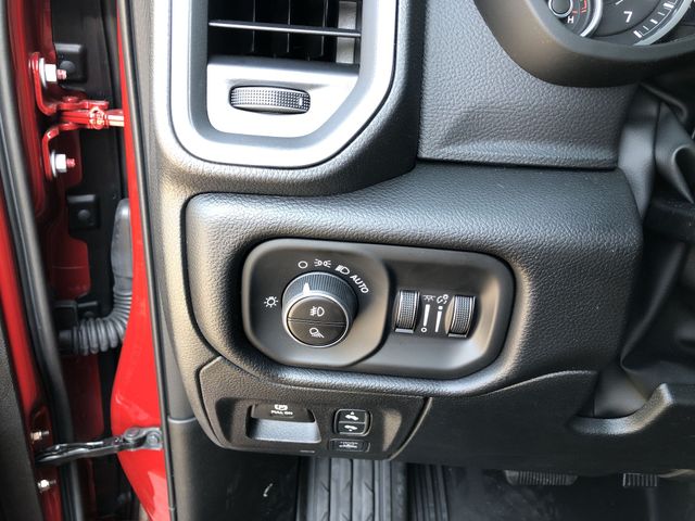 Thumbnail: 2026 RAM 1500 - 33