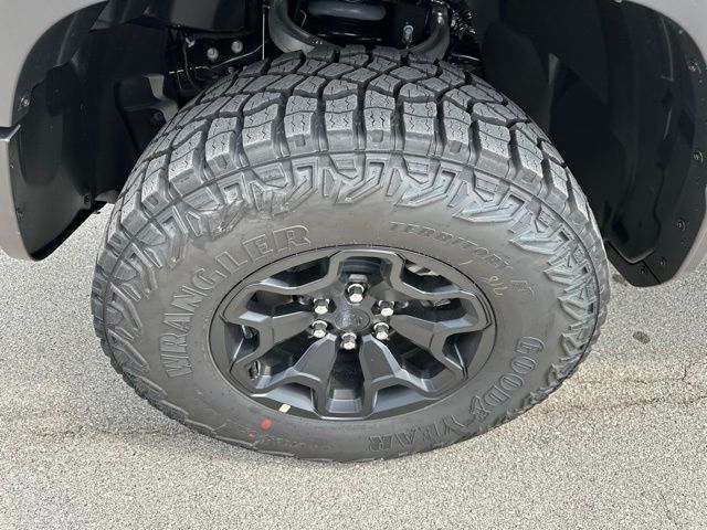 Thumbnail: 2026 RAM 1500 - 4
