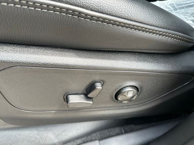 Thumbnail: 2026 RAM 1500 - 10