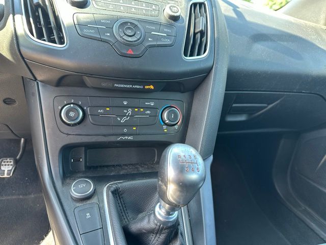 Thumbnail: 2016 Ford Focus - 8