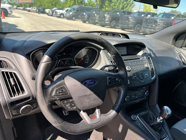 Thumbnail: 2016 Ford Focus - 2