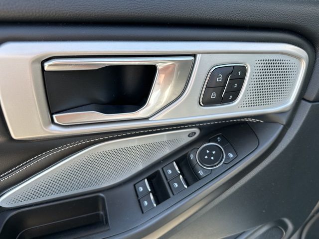 Thumbnail: 2020 Ford Explorer - 17