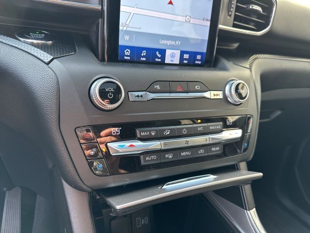 Thumbnail: 2020 Ford Explorer - 16