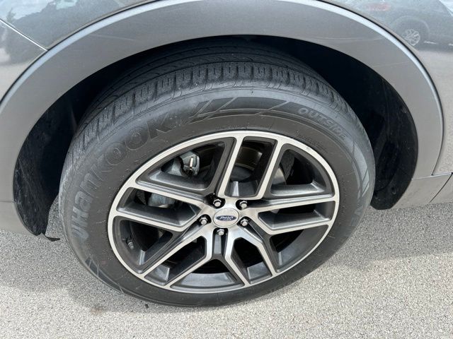 Thumbnail: 2019 Ford Explorer - 5
