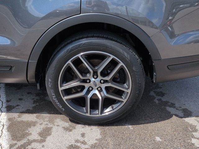 Thumbnail: 2019 Ford Explorer - 7