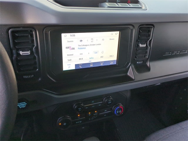 Thumbnail: 2022 Ford Bronco - 15