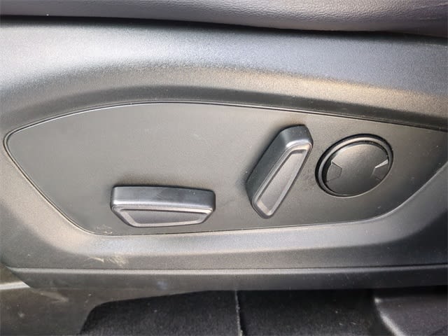 Thumbnail: 2021 Ford Explorer - 26