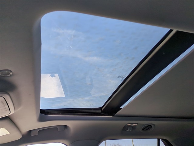 Thumbnail: 2021 Ford Explorer - 28