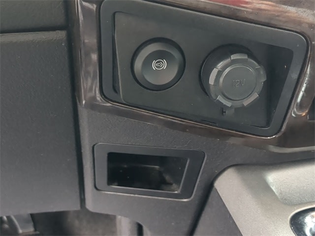 Thumbnail: 2016 Ford F-350 - 34