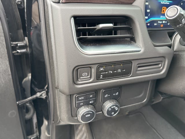 Thumbnail: 2023 Chevrolet Suburban - 12