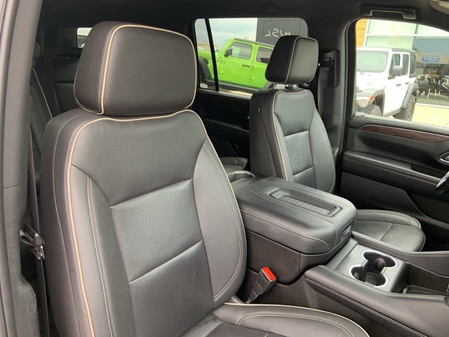 2023 Chevrolet Suburban Premier 23