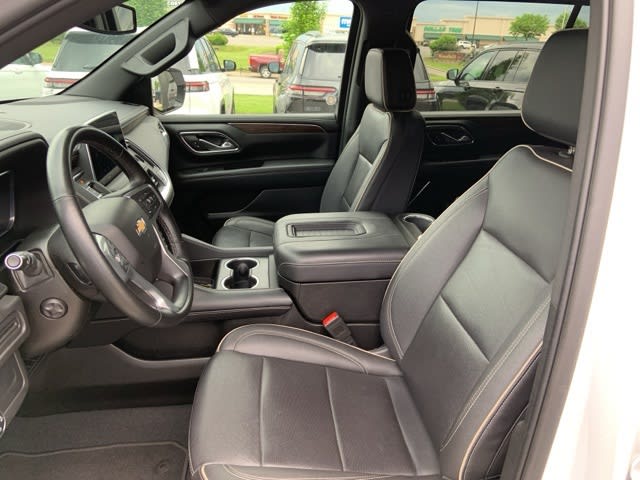 2023 Chevrolet Suburban Premier 8