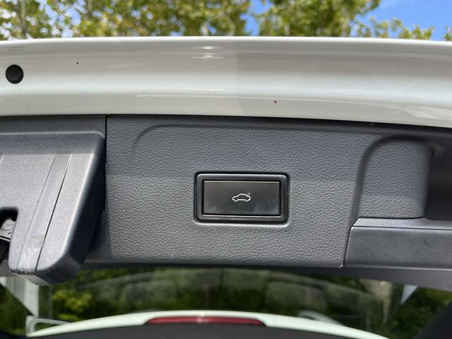 Thumbnail: 2021 Volkswagen Atlas - 32