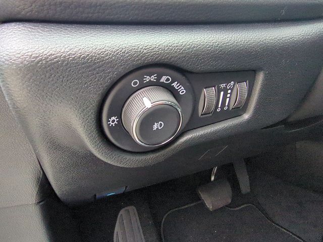 Thumbnail: 2026 Chrysler Pacifica - 25