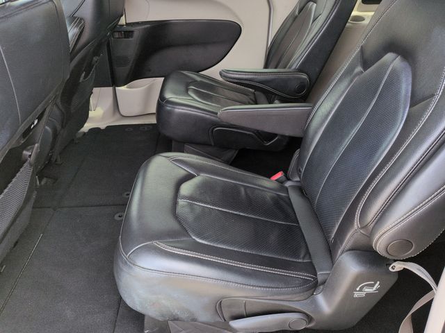 Thumbnail: 2022 Chrysler Pacifica - 23
