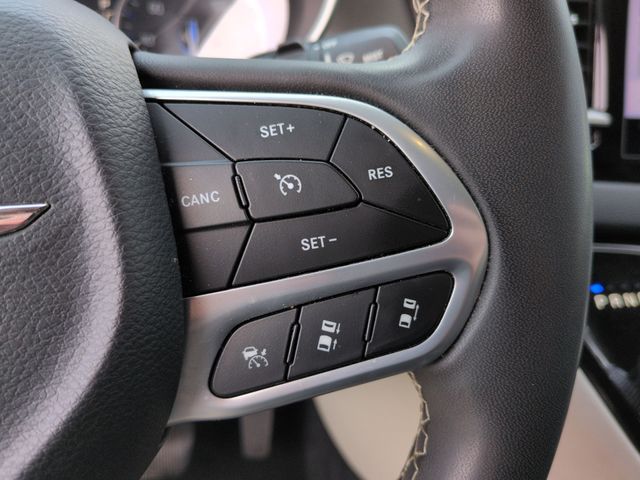 Thumbnail: 2022 Chrysler Pacifica - 27