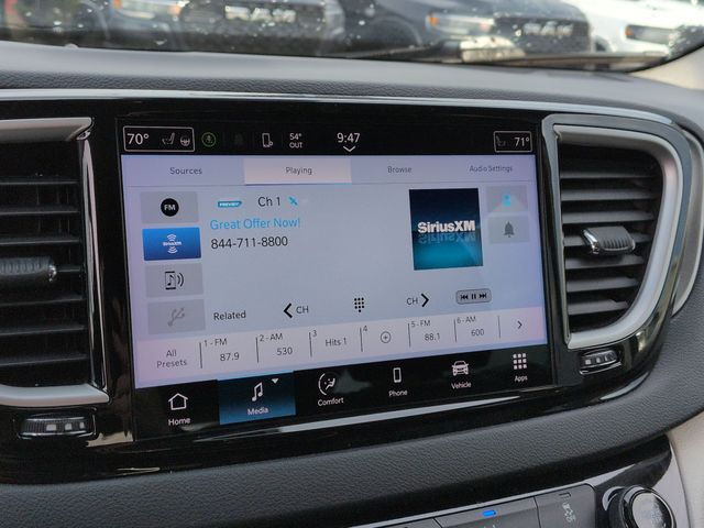 Thumbnail: 2022 Chrysler Pacifica - 30