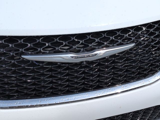 Thumbnail: 2022 Chrysler Pacifica - 21