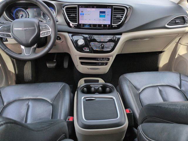 Thumbnail: 2022 Chrysler Pacifica - 9