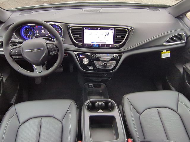 Thumbnail: 2026 Chrysler Pacifica - 10