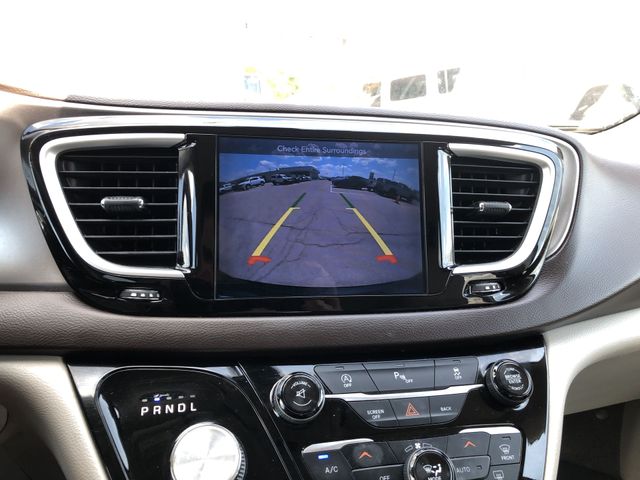 Thumbnail: 2017 Chrysler Pacifica - 27