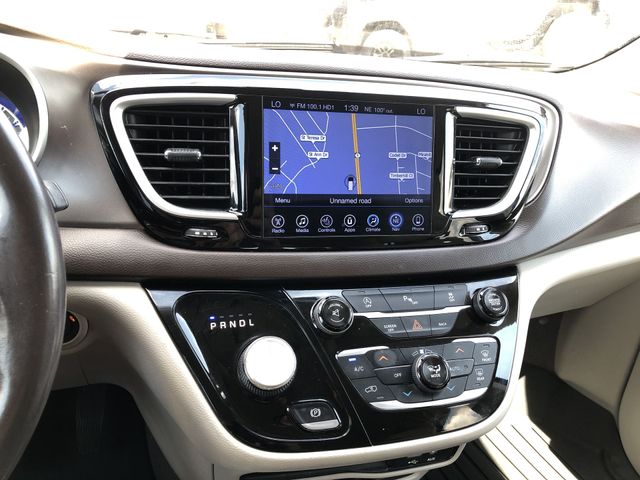 Thumbnail: 2017 Chrysler Pacifica - 26