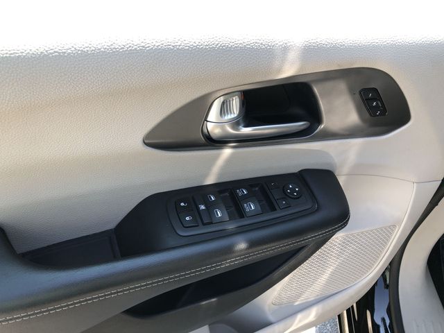 Thumbnail: 2024 Chrysler Pacifica - 30