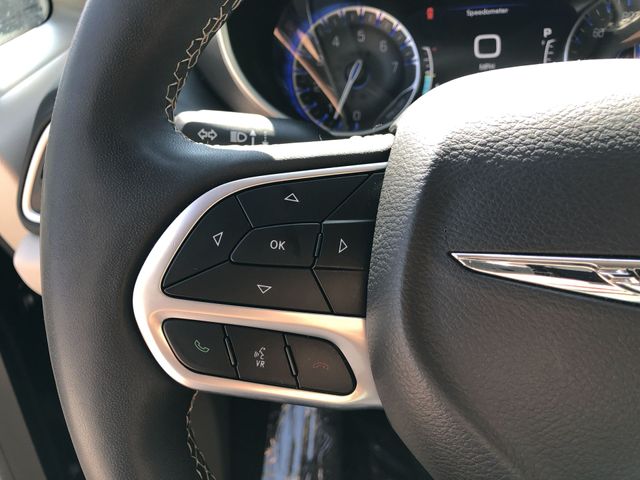 Thumbnail: 2024 Chrysler Pacifica - 24