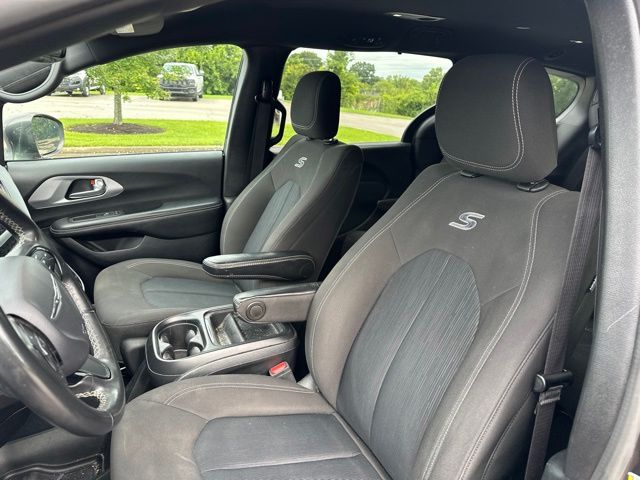 Thumbnail: 2020 Chrysler Pacifica - 7