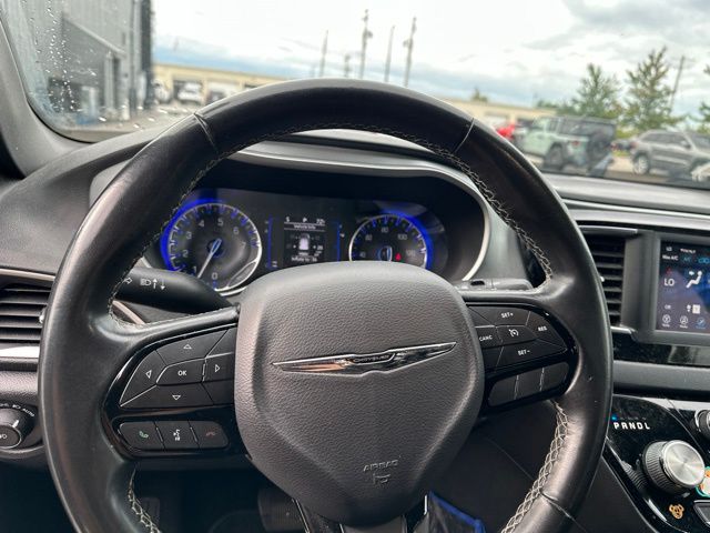 Thumbnail: 2020 Chrysler Pacifica - 6