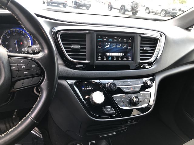 Thumbnail: 2020 Chrysler Pacifica - 22