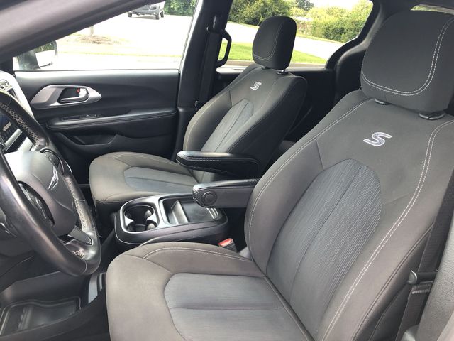 Thumbnail: 2020 Chrysler Pacifica - 9