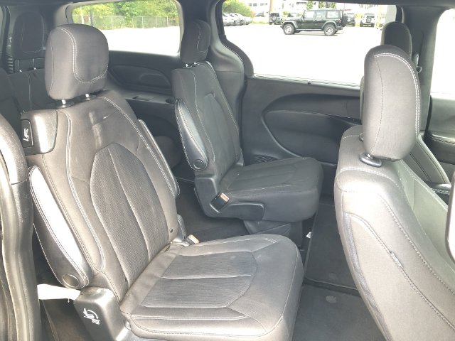 Thumbnail: 2020 Chrysler Pacifica - 23