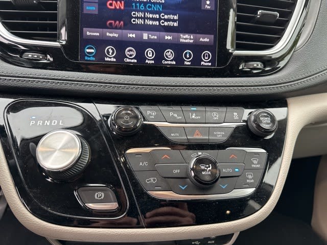 Thumbnail: 2019 Chrysler Pacifica - 14