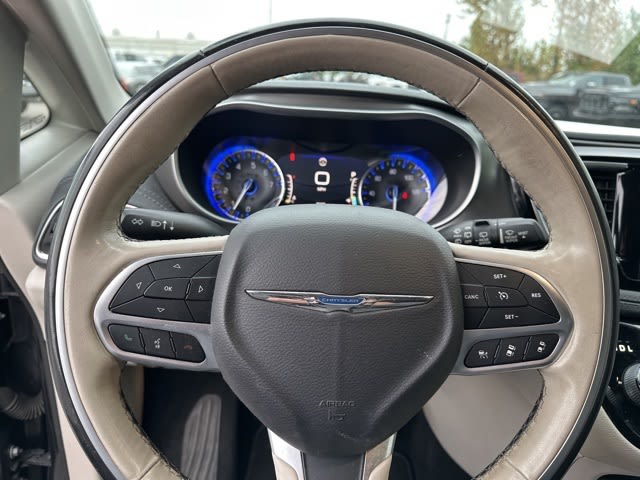 Thumbnail: 2019 Chrysler Pacifica - 2