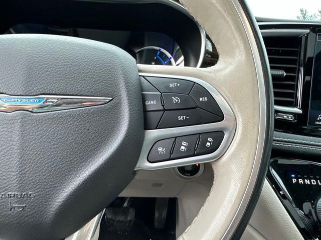 Thumbnail: 2021 Chrysler Pacifica - 13