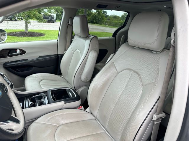 Thumbnail: 2021 Chrysler Pacifica - 6