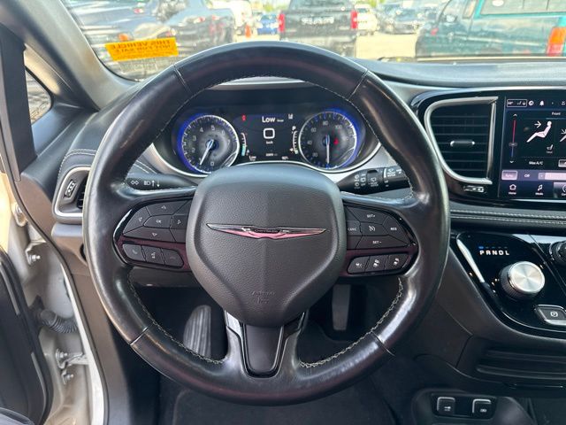 Thumbnail: 2021 Chrysler Pacifica - 8