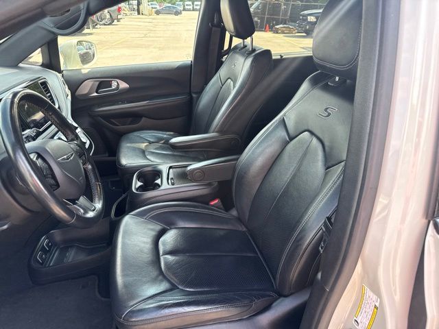 Thumbnail: 2021 Chrysler Pacifica - 9