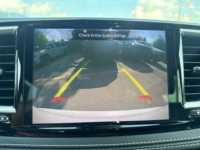 Thumbnail: 2021 Chrysler Pacifica - 20