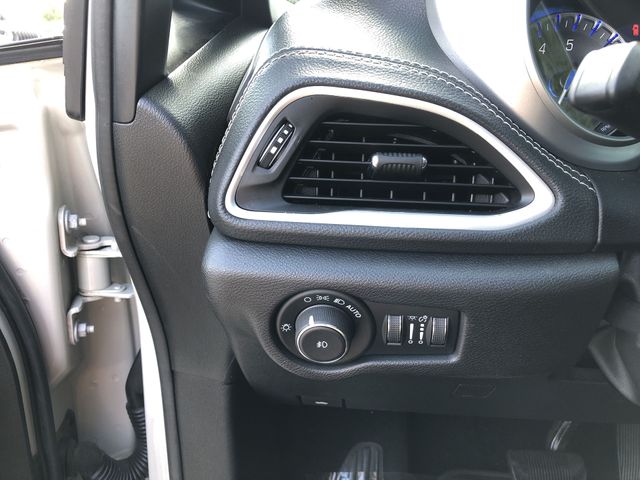 Thumbnail: 2021 Chrysler Pacifica - 32