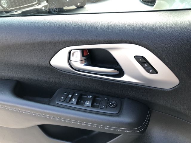 Thumbnail: 2021 Chrysler Pacifica - 33