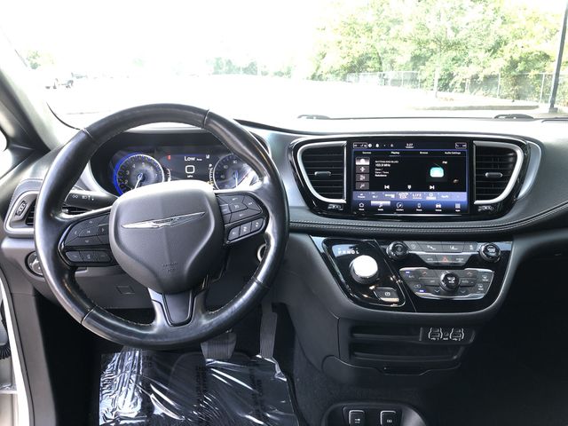Thumbnail: 2021 Chrysler Pacifica - 12