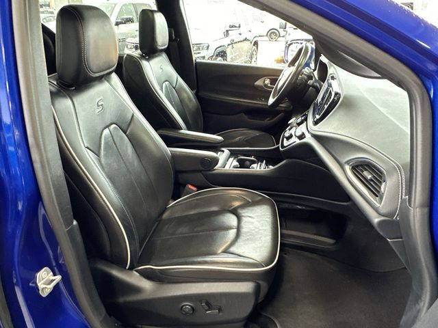 Thumbnail: 2021 Chrysler Pacifica - 11