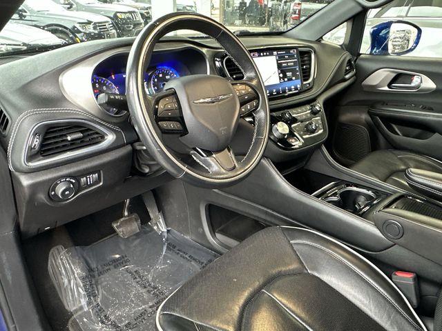 Thumbnail: 2021 Chrysler Pacifica - 13