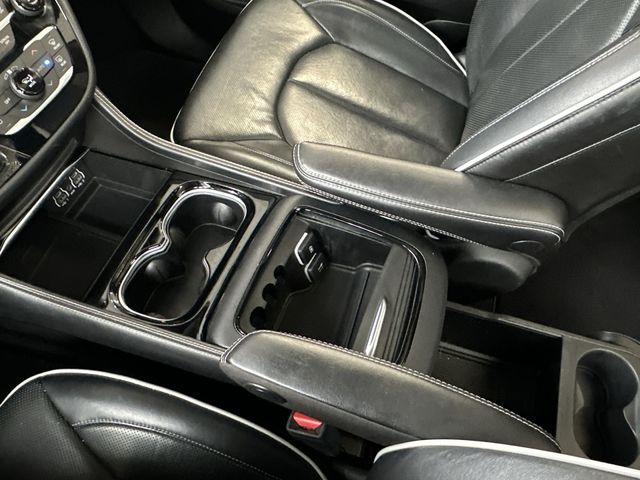 Thumbnail: 2021 Chrysler Pacifica - 2